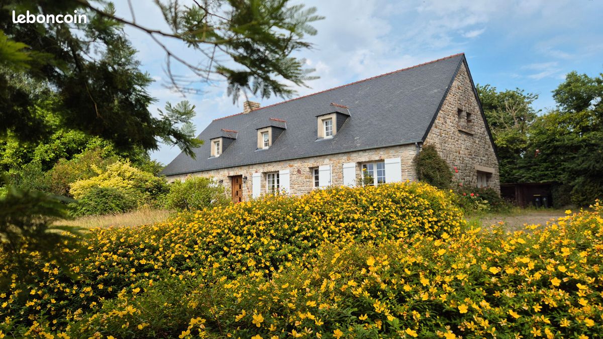 Maison 8 pièces 206 m² · à Quettehou · 206 m² · 398 830 €