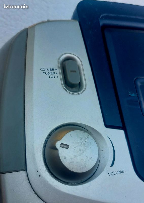 Chaîne portable PHILIPS AZ1830 – RADIO FM/MW + LECTEUR CD/MP3 + USB DIRECT – TÉLÉCOMMANDE – TRÈS BON ÉTAT (image 5)