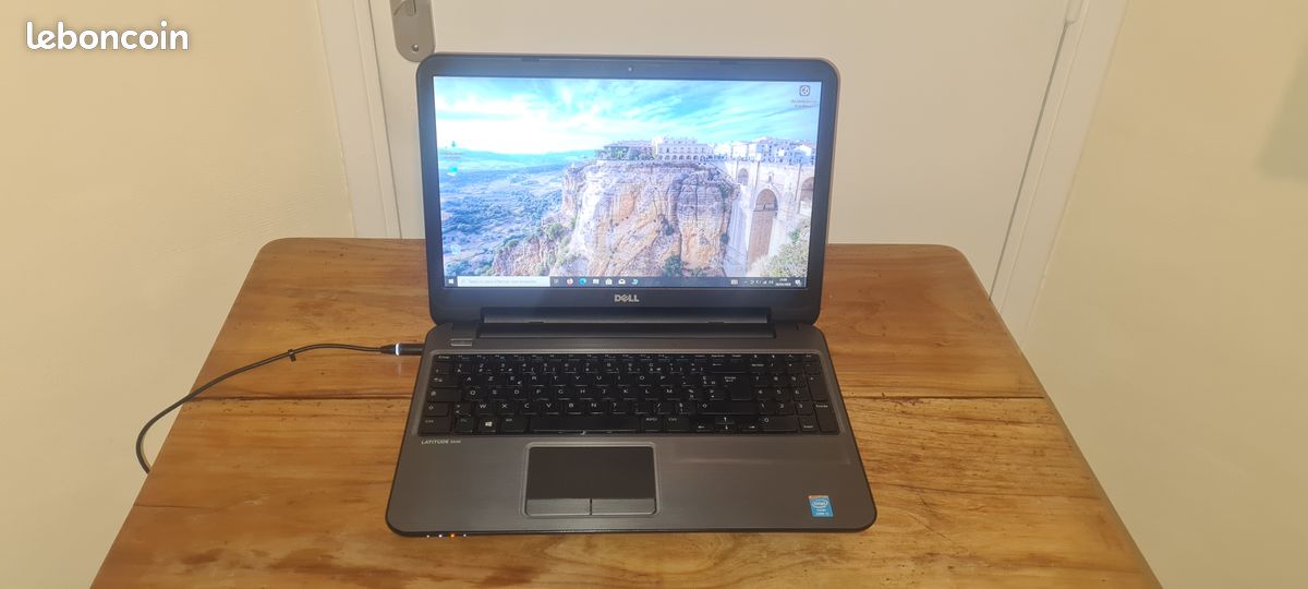 Dell Latitude 3540 15'' – I5-1235U, 32Go RAM, 1To SSD NVMe, Windows 11 Pro – AZERTY – Garantie 1 An