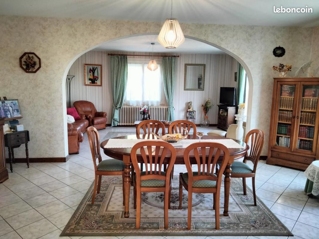 Maison 6 pièces 140 m² - Neuville-de-Poitou 86170 (image principale 7)