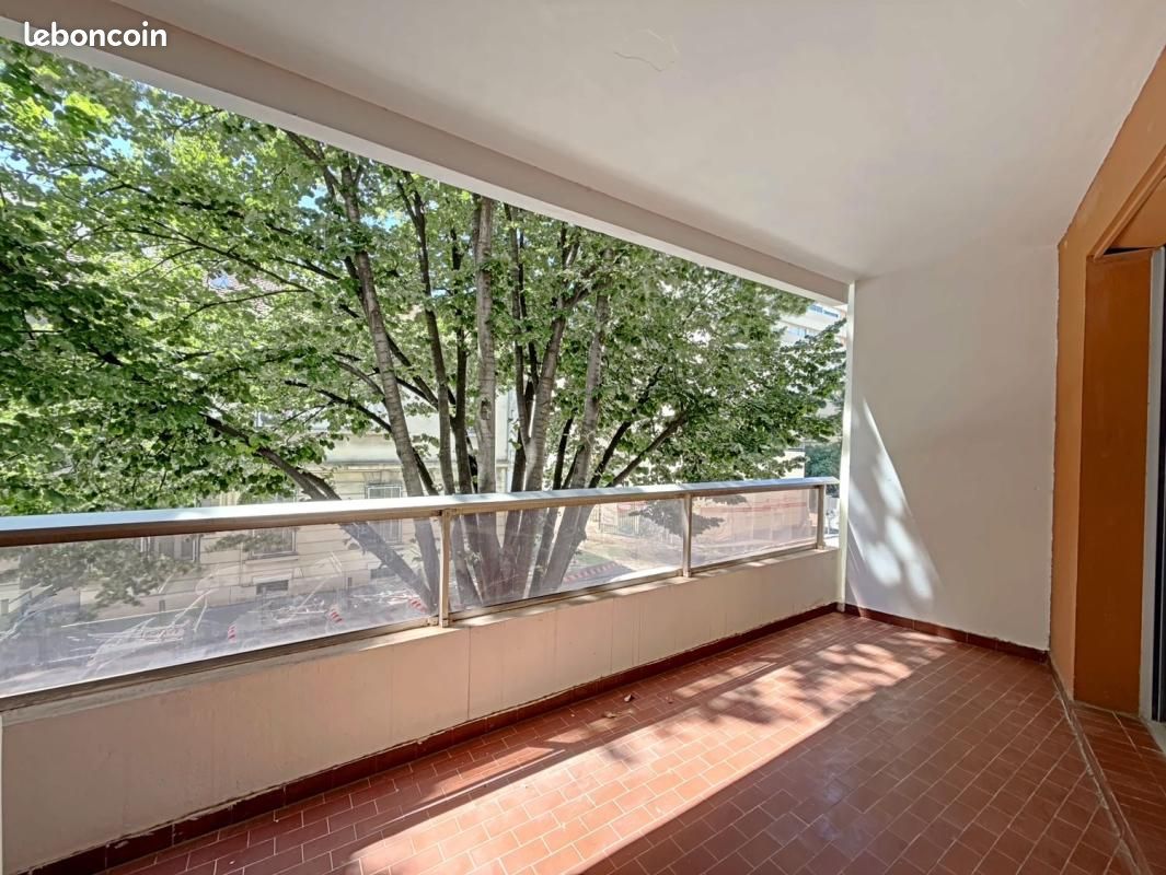 Appartement 2 pièces 57 m² · à Marseille · 57 m² · 990 €