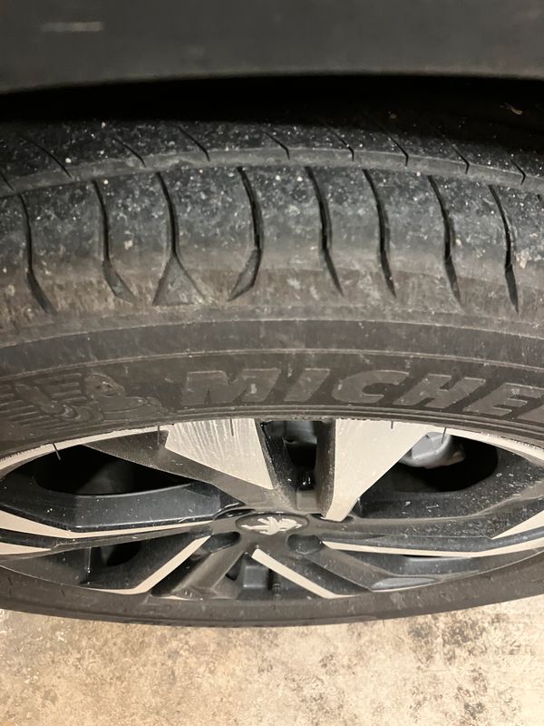 Vend pneus Michelin - Équipement auto