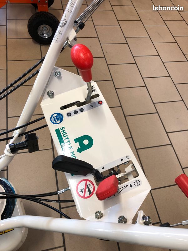 đšđ
Promo DĂ©broussailleuse Orec SH71H moteur Honda Boyer Motoculture đ (image 4)