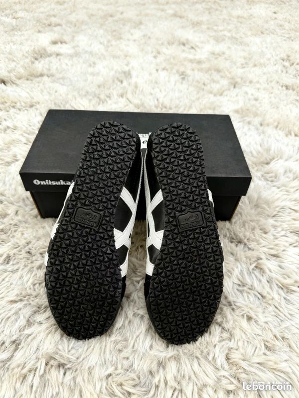 Onitsuka Tiger Noir Pointure 42 (image 4)