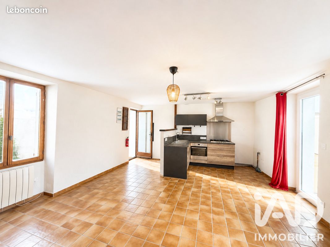 Maison 2 pièces 85 m² · à Sainte-Tulle · 85 m² · 103 000 €