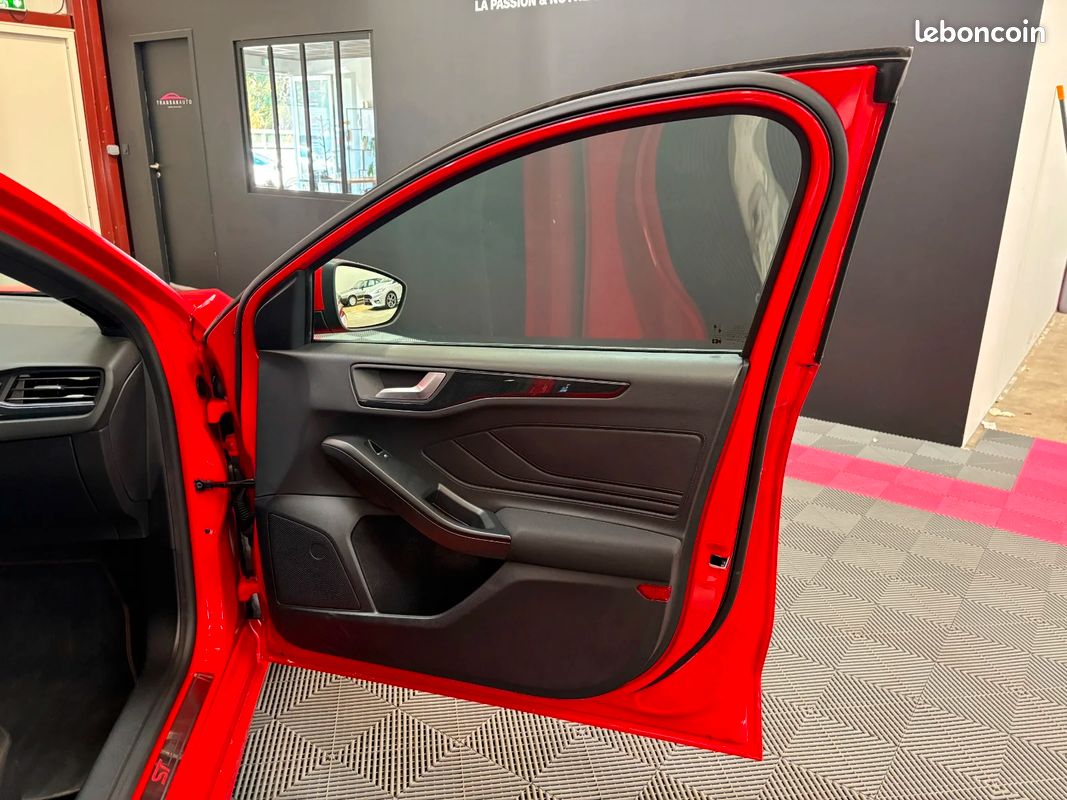 FORD FOCUS ST LINE X EcoBoost 155 ch MHEV - 1ERE MAIN - PARFAIT ÉTAT - VIRTUAL COCKPIT - CARPLAY - ATTELAGE AMOVIBLE (image 37)