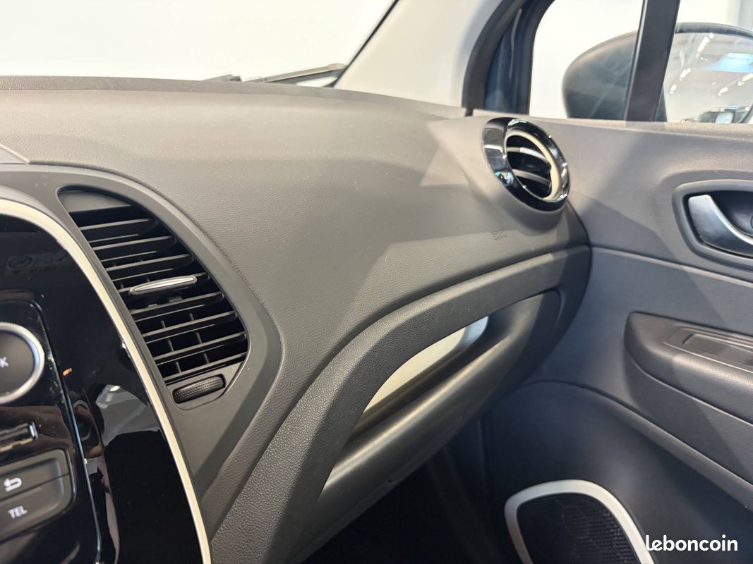 RENAULT Captur TCe 90 - 19 Life (image 34)