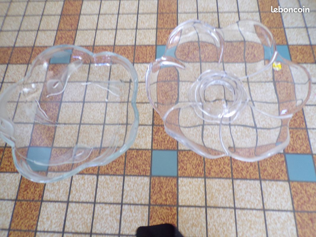 2 CORBEILLES en verre (image 1)