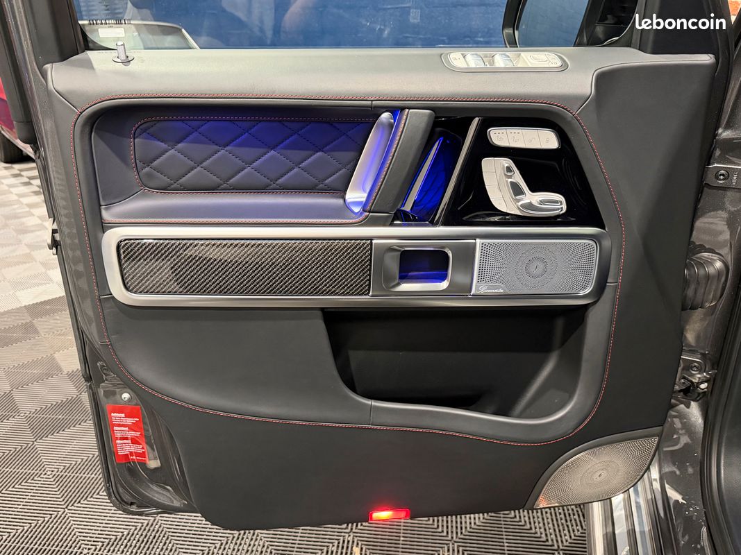 Mercedes benz classe g63 4.0 585 v8 4-matic + amg suivi mercedes - volant carbone - caméra 360° - toit ouvrant - ecran arriere mbux - carplay - pack interieur manufaktur - attelage - immat france (image 16)
