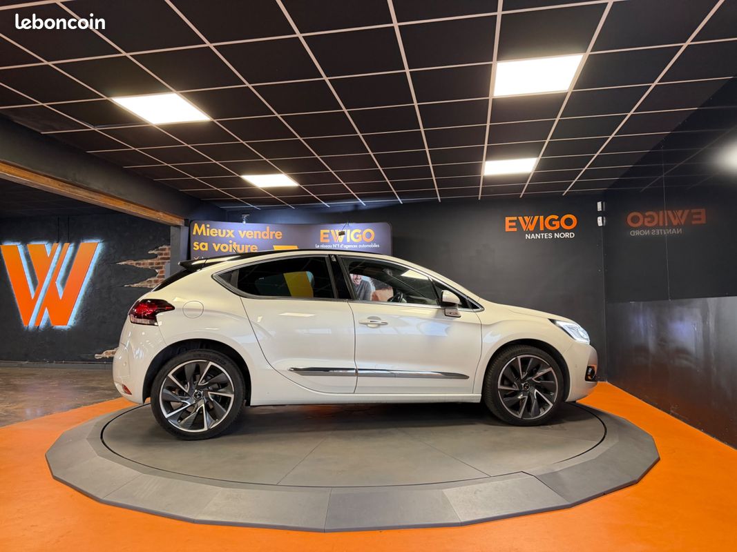 Ds ds 4 1.6 thp 210 sport chic start & stop / caméra de recul (image 27)