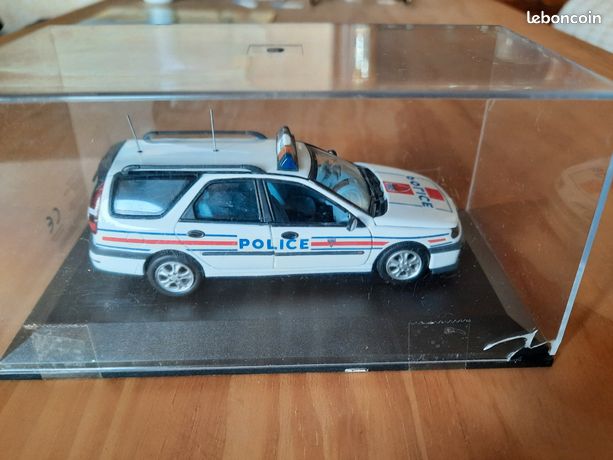 GENDARMERIE - RENAULT Laguna 1 break Nevada - 1/43° - Norev EUR 11,00 - FR