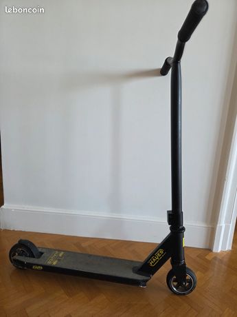 Trottinette Freestyle HADES HELIOS – Légère 3,2 Kg, Roues 100 Mm, Dès 8 Ans
