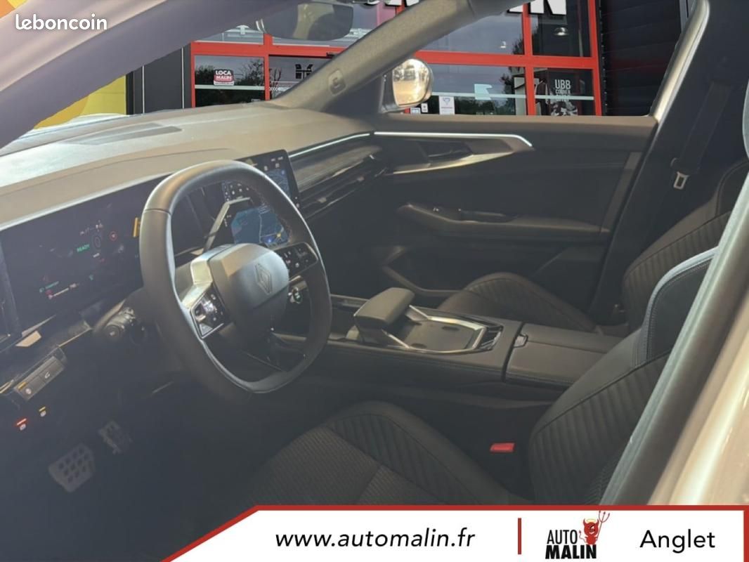 Renault Austral full hybrid E-Tech 200 ch Esprit Alpine (image 8)