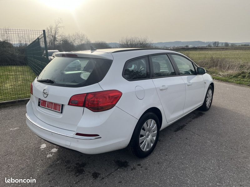 Opel ASTRA SPORTS TOURER 1.7 CDTI 110CH (image 5)