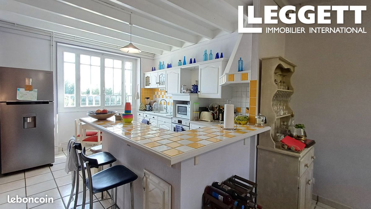 Maison 6 pièces 140 m² - Ventouse 16460 (image principale 4)
