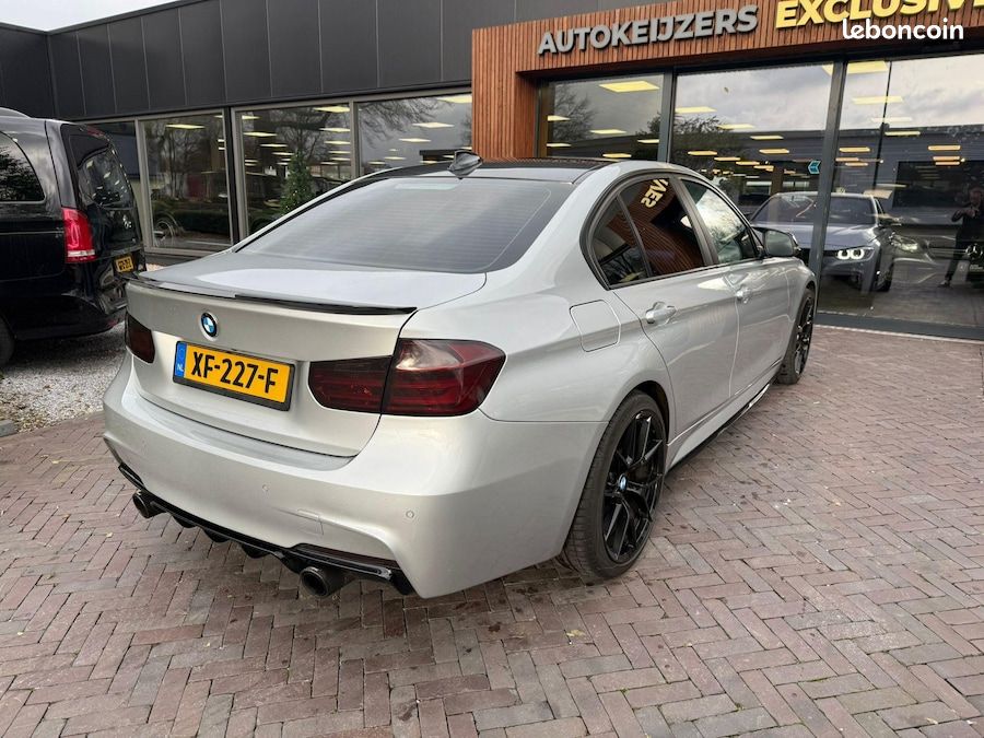 BMW Série 3 335i 306ch Xdrive M sport - Affichage tête haute Phares bi-xénon (image 8)