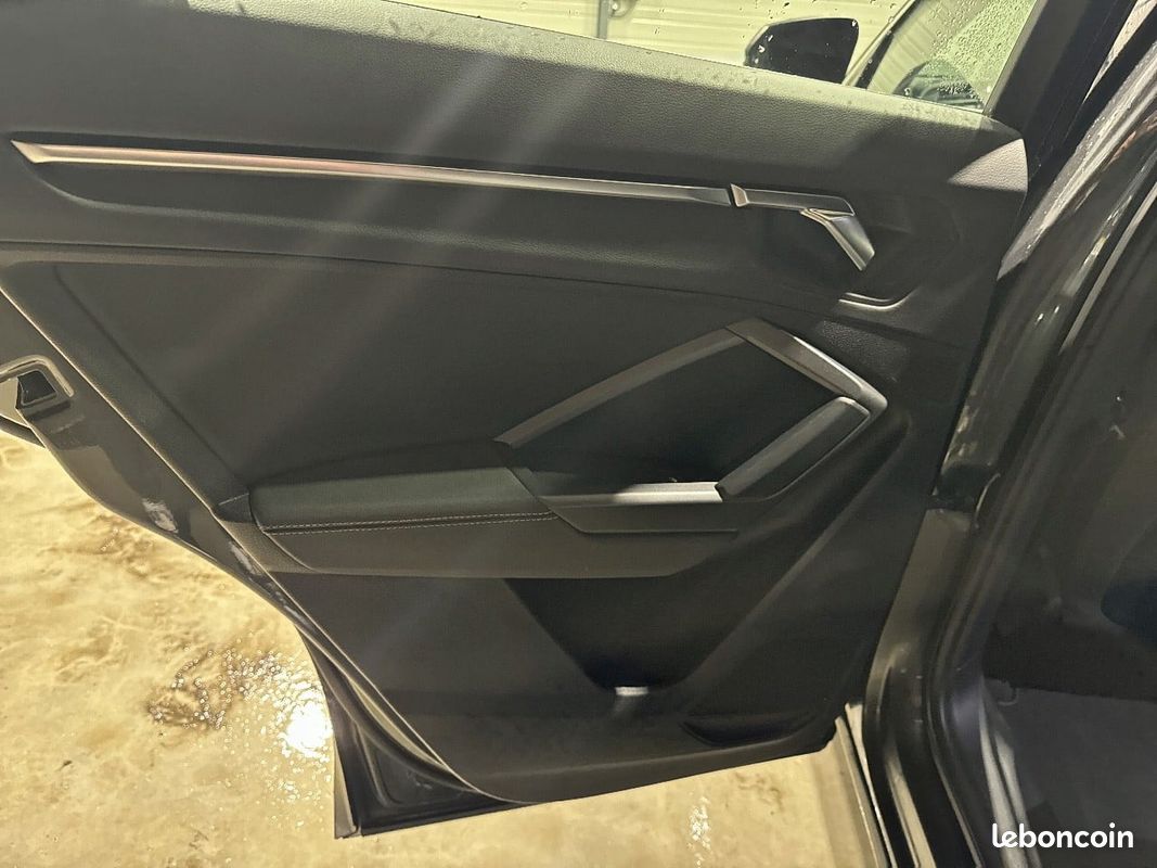 AUDI Q3 Sportback 45 TFSIe 245 ch S tronic 6 S line (image 27)