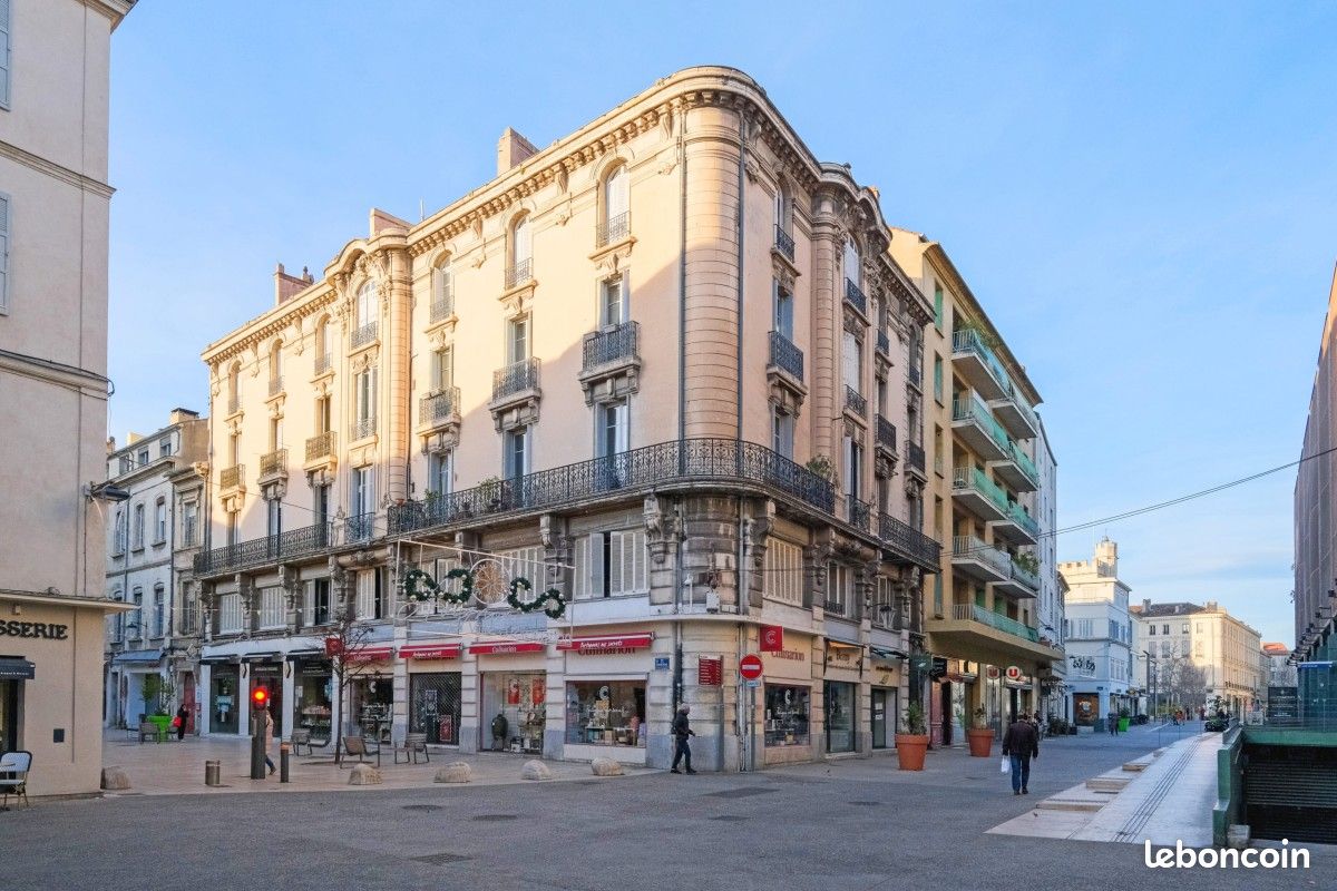 Appartement 3 pièces 65 m² · à Avignon · 65 m² · 820 €