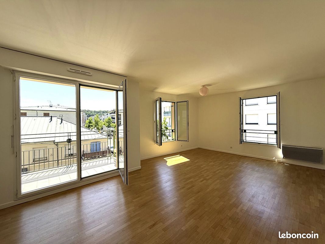 Appartement 3 pièces 72 m² · à Saint-Cyr-l'École · 72 m² · 1 300 €