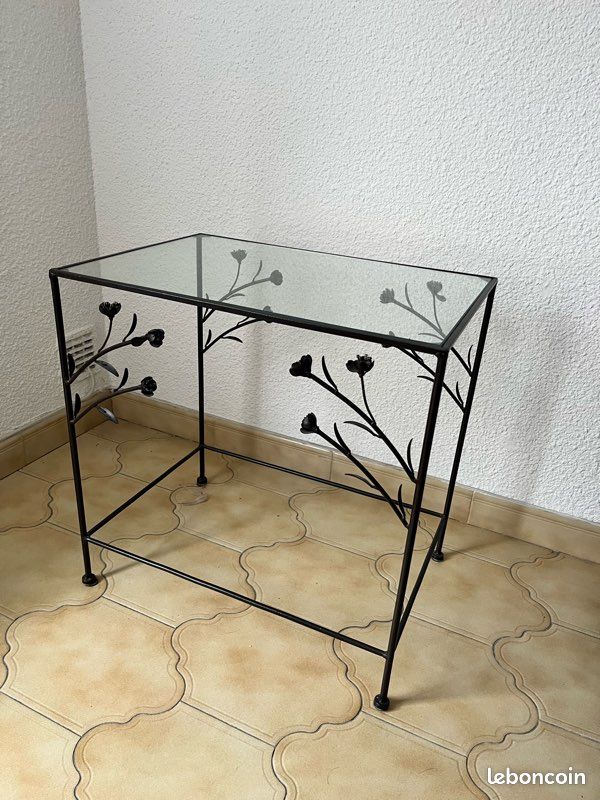 Jolie table basse fer forgé fleur et verre (image 1)
