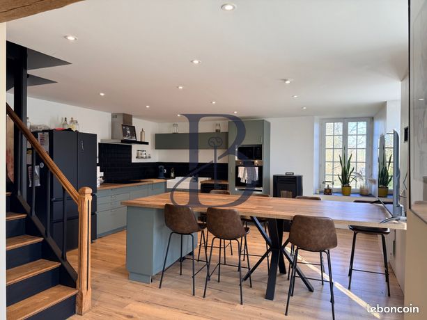 Maison 8 pièces 196 m²