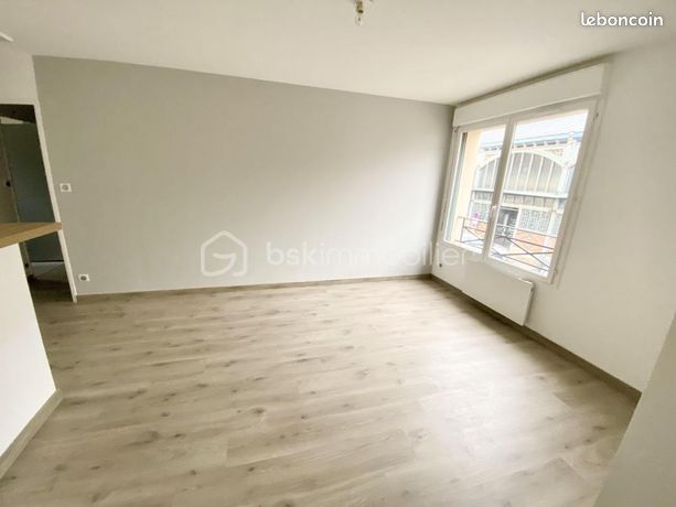 https://img.leboncoin.fr/api/v1/lbcpb1/images/a5/38/88/a53888995f01b88a9ec65cfa684e3441c5909b06.jpg?rule=ad-image