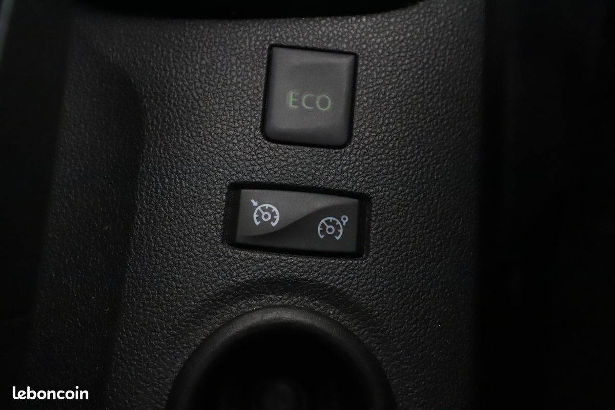 Renault Captur 1.3 TCe Limited 131 ch (image 21)