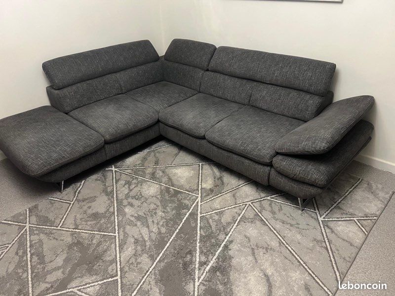 Canapé d'angle convertible et réversible en tissu noir et gris LIERNO