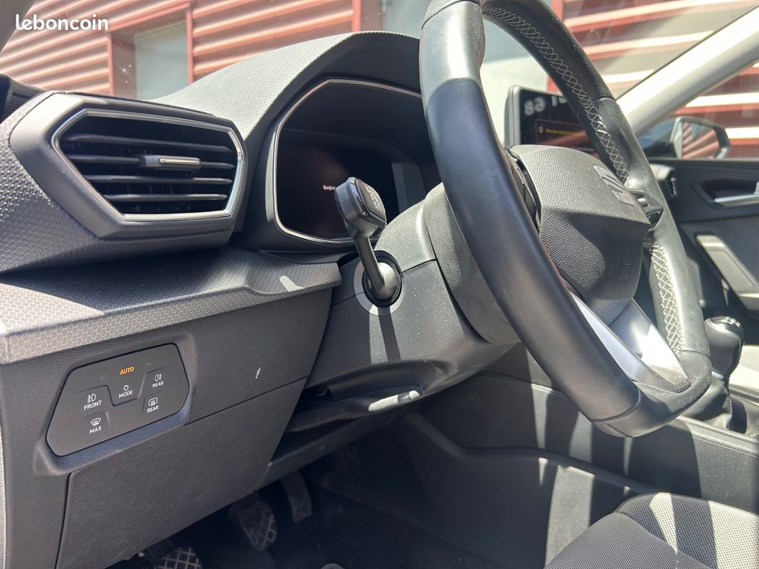 SEAT LEON 1.0 TSI 110 ch /7900 Km/Carplay/Garantie 12 mois/Entretien complet/ (image 8)