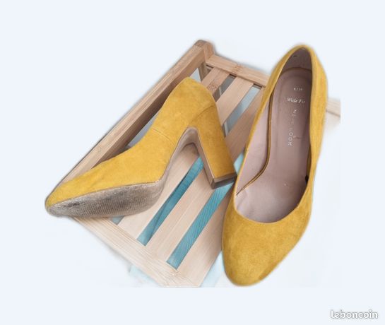 Escarpins Vintage PAUL DE LA GRANGE - Cuir Jaune Clair Taille 36.5 - Occasion Très Bon État
