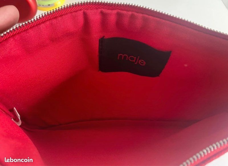 Pochette rouge Marque Maje pour iPad (image 2)