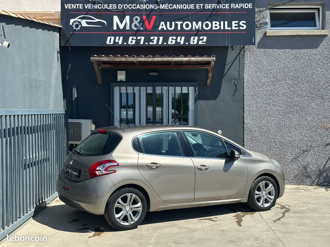 Peugeot 208 1.2 82ch ALLURE *DISTRI OK (image 3)