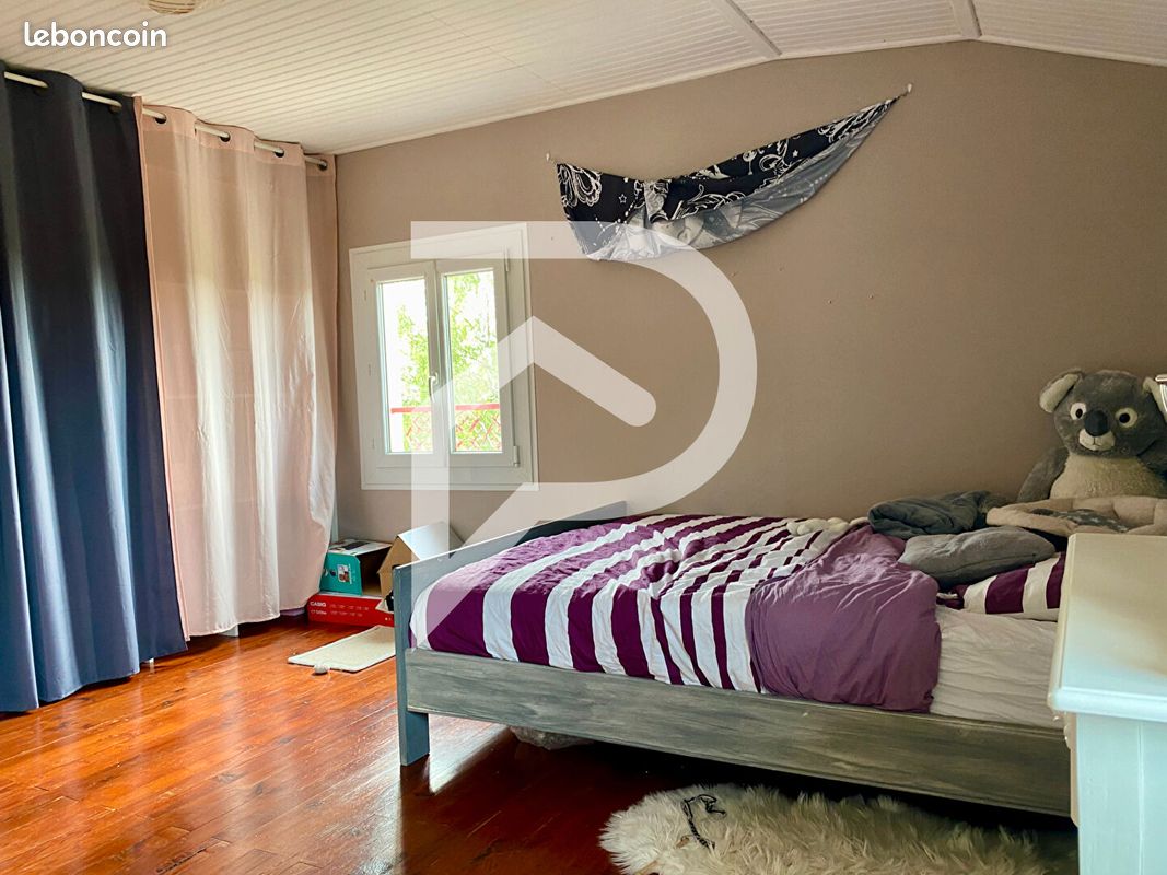 Maison 8 pièces 174 m² - La Crèche 79260 (image principale 4)