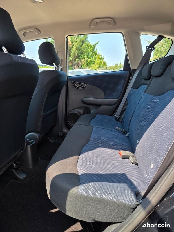 Honda Jazz — 1.4i 100 ch Comfort / 1°Main & Boîte automatique (image 8)