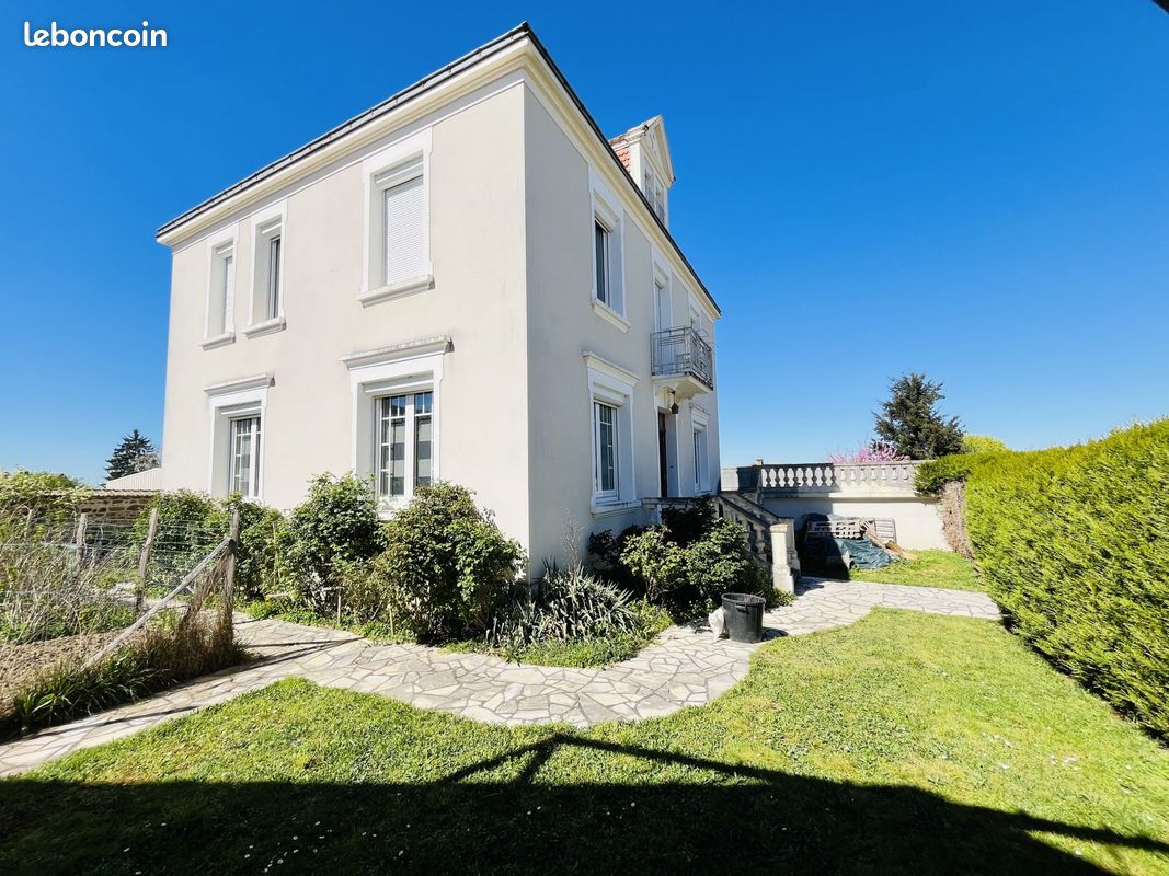 Maison 6 pièces 170 m² · à Marcillat-en-Combraille · 170 m² · 182 000 €
