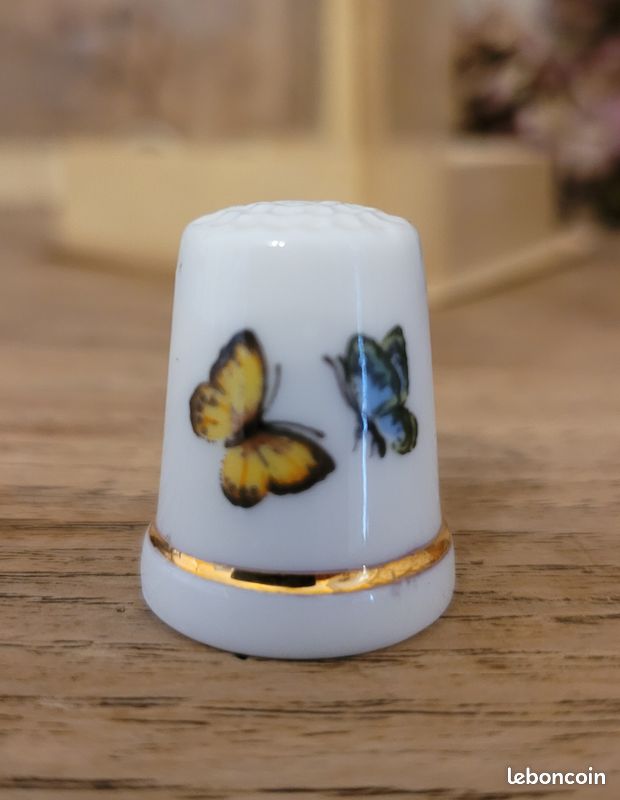 Lot De 6 Dés à Coudre Anciens En Porcelaine – En Emballage D'origine - Collection