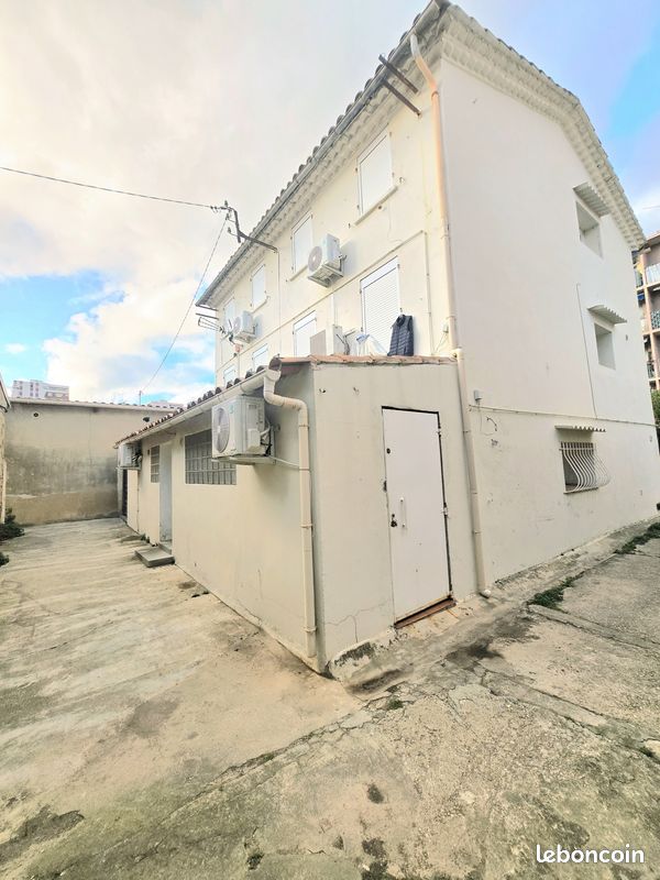 Immeuble 15 pièces 203 m² · à La Seyne-sur-Mer · 203 m² · 420 000 €