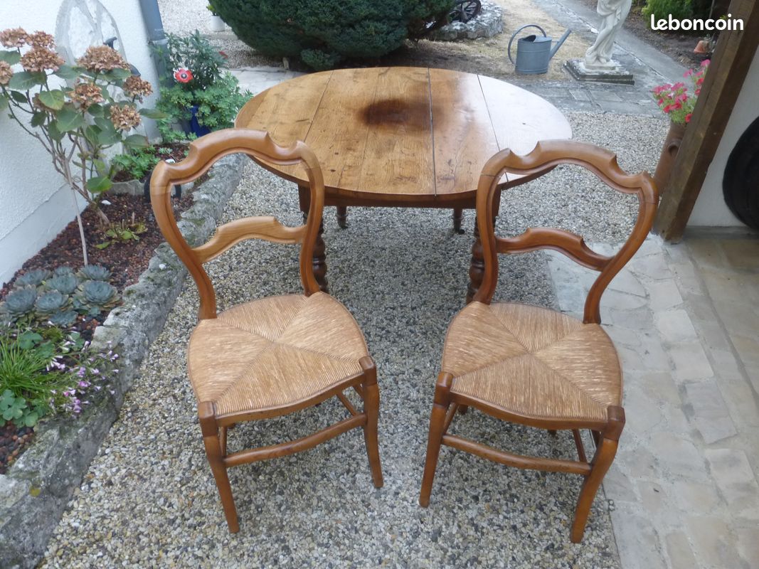 Table ronde + chaises (image 1)