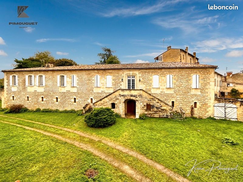 Maison 12 pièces 343 m² · à Castillon-la-Bataille · 343 m² · 448 000 €