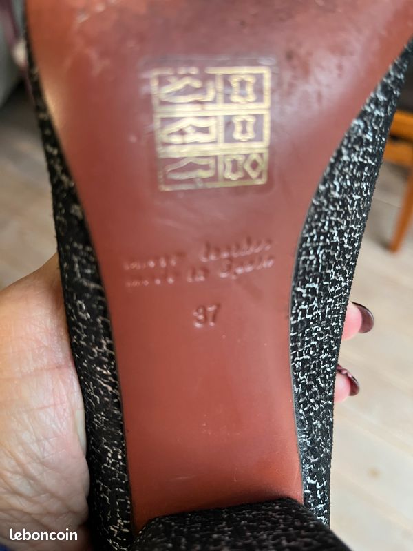 Chaussures Chie Mihara Daim Rouge - Taille 37 (UK 4) - Occasion - Plateforme