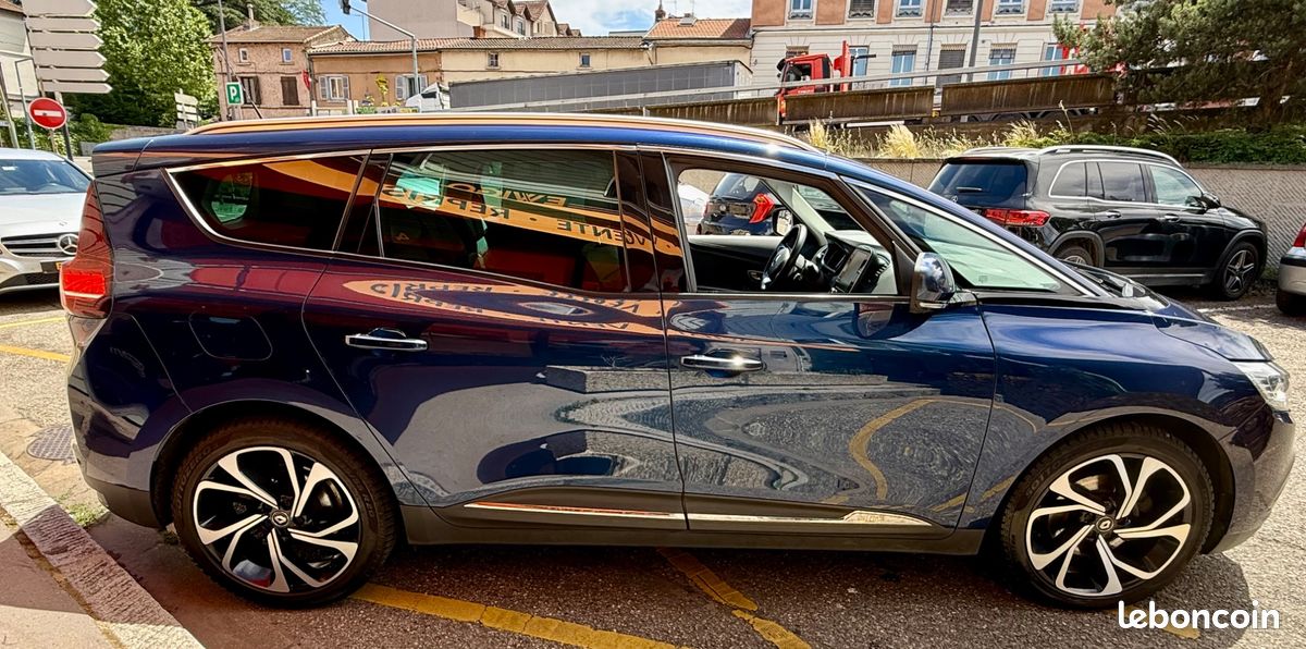 RENAULT GRAND SCENIC 1.7 BLUEDCI 150CH INITIALE PARIS- CUIR - ATTELAGE-GARANTIe (image 11)