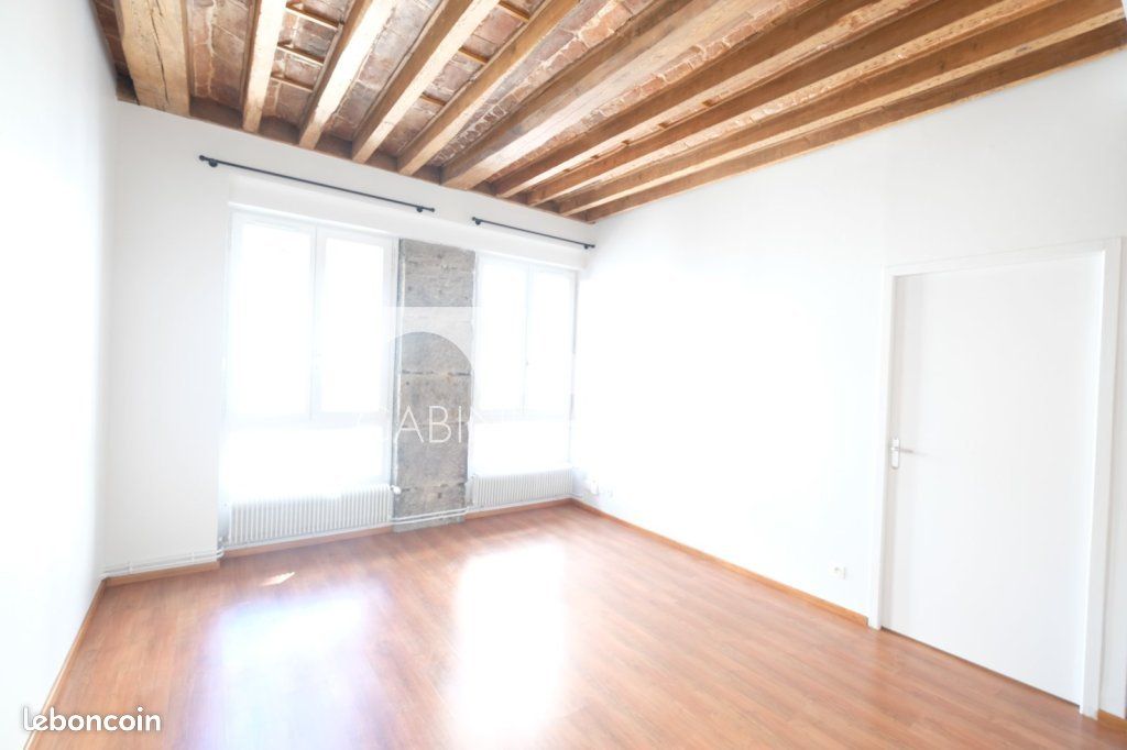 Appartement 3 pièces 48 m² · à Saint-Étienne · 48 m² · 555 €