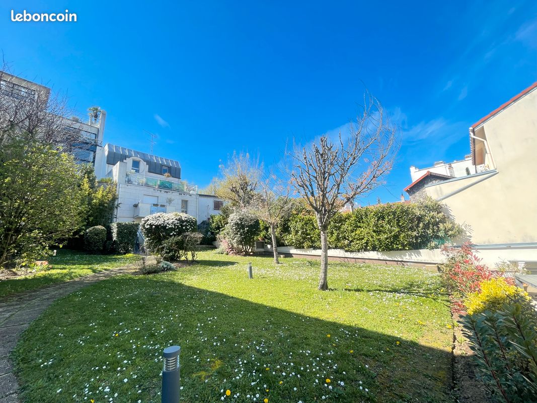Appartement 4 pièces 94 m² · à Suresnes · 94 m² · 2 900 €/mois