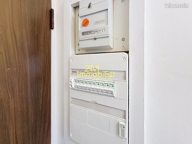 https://img.leboncoin.fr/api/v1/lbcpb1/images/a5/48/8c/a5488c12927d6e04456b024a7875fc590abc1116.jpg?rule=ad-image
