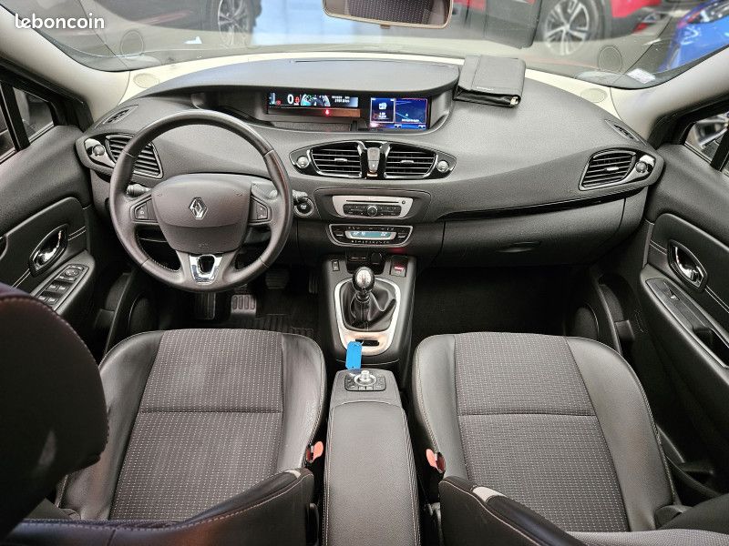Renault SCENIC III Scénic III 1.6 dci 130 ch / GPS / Radar / Écran / Régulateur / (image 17)