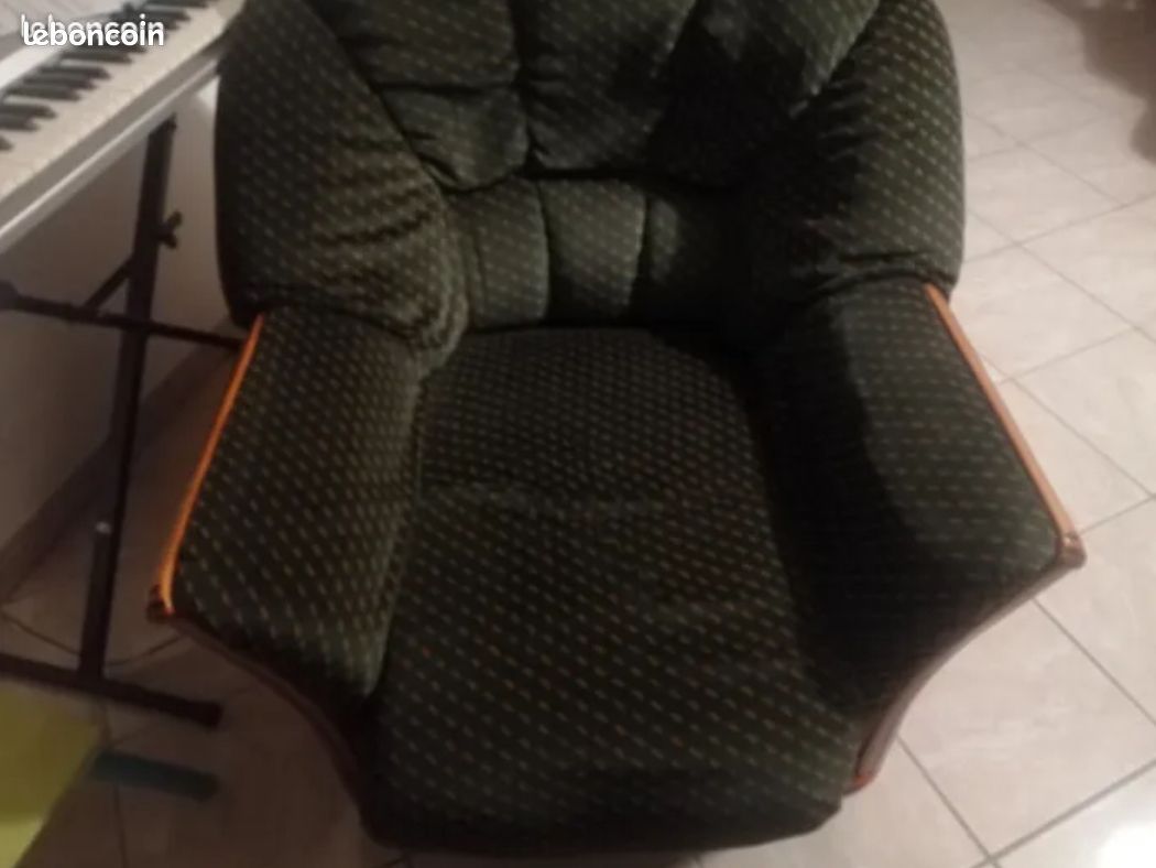 Vend canapé 3 places avec 2 fauteuils (image 2)