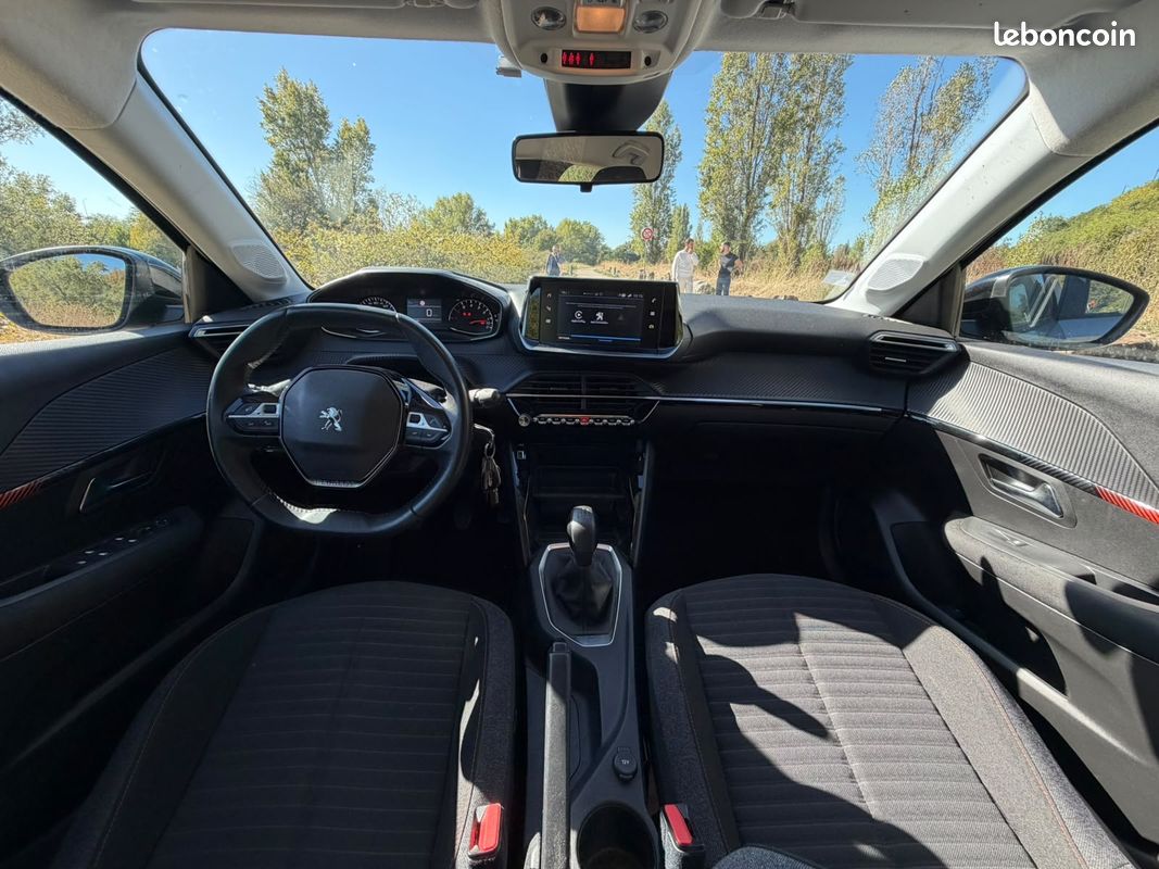 Peugeot 208 1,2 Puretech 75ch buisness (image 12)