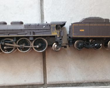 Locomotive à vapeur 241 P 31, livrée noire ligne jaune, Sncf - Jouef HJ2478