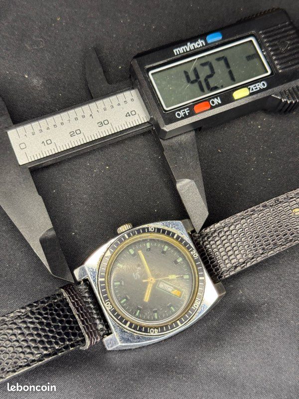 Ancien cadre reliquaire XIXème | This is Vintage Ancien cadre reliquaire XIXème | This is Vintage