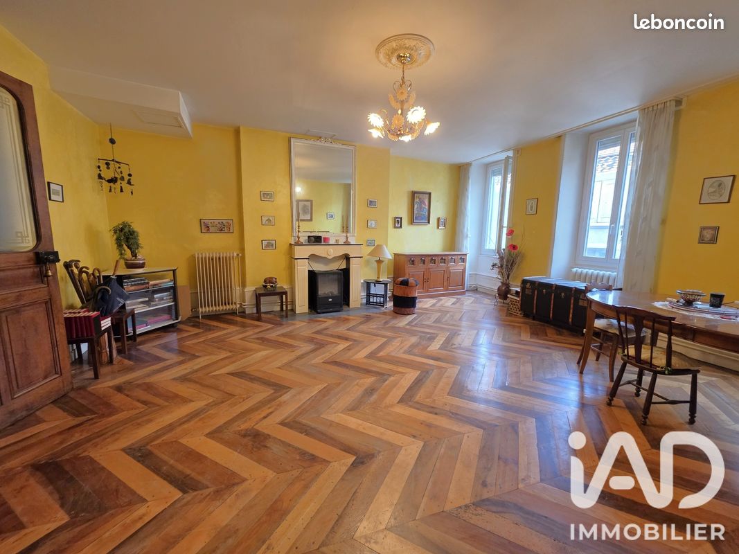Appartement 3 pièces 94 m² · à Annonay · 94 m² · 77 000 €